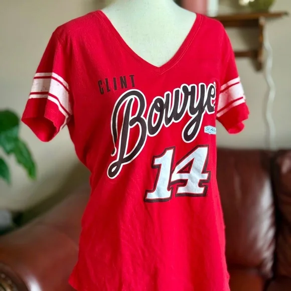 Women’s Size Large Red Clint Bowyer V-Neck T-Shirt - Picture 2 of 7